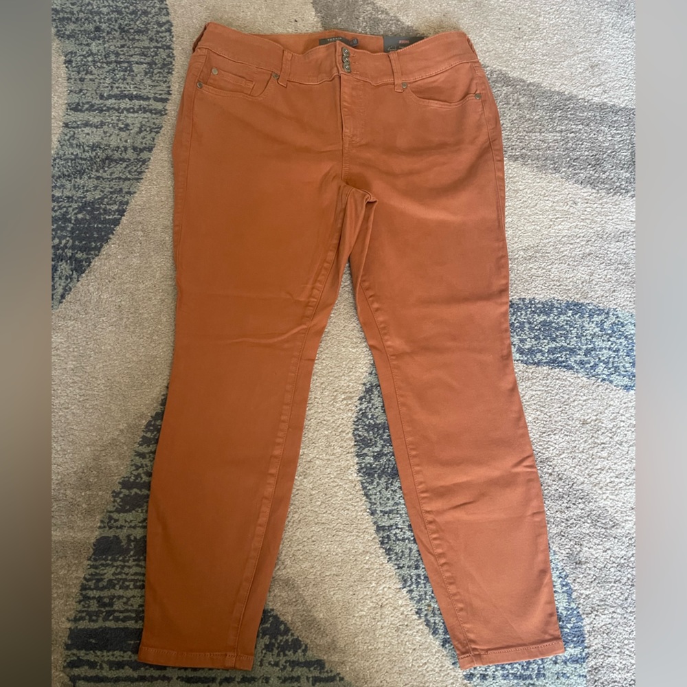 NWT Size 16S Orange Torrid High Rise Jegging